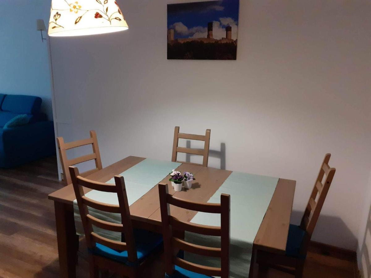 Apartament Na Rynku Chęciny Exteriör bild