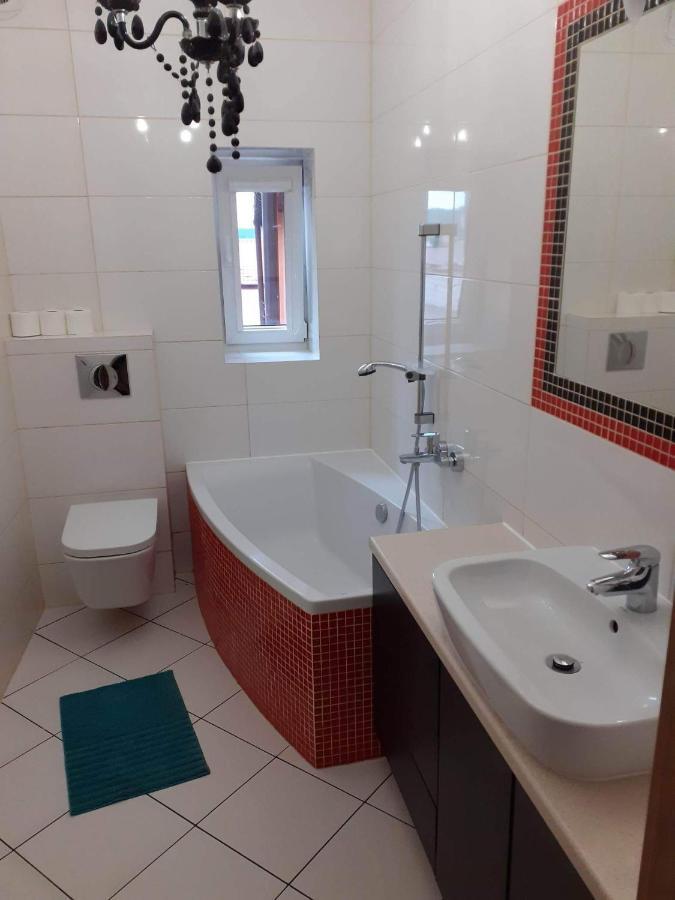 Apartament Na Rynku Chęciny Exteriör bild